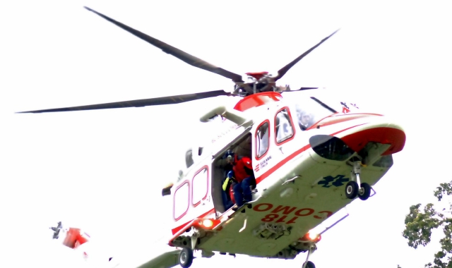 Il ferito è stato trasportato in elicottero all’ospedale di Circolo di Varese