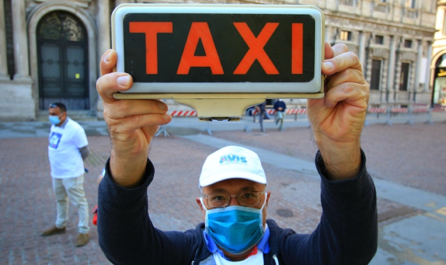 La protesta dei tassisti a Milano di settimana scorsa (Foto Ansa)