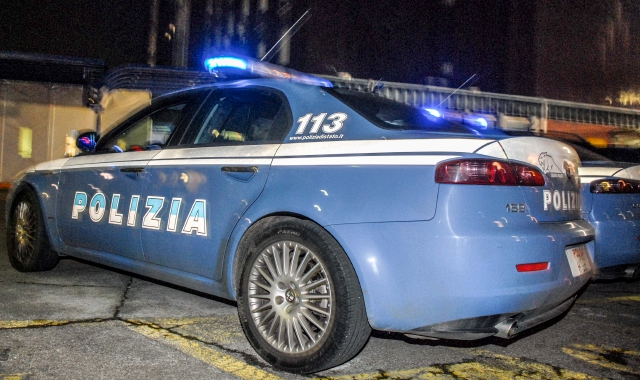 Polizia notte (foto Blitz)