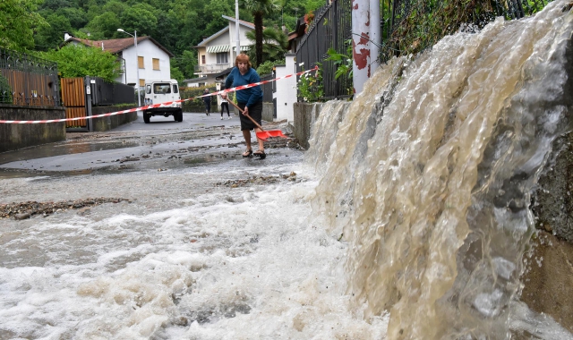 Ritorna l’allerta meteo dopo i nubifragi di ieri (Foto Blitz)
