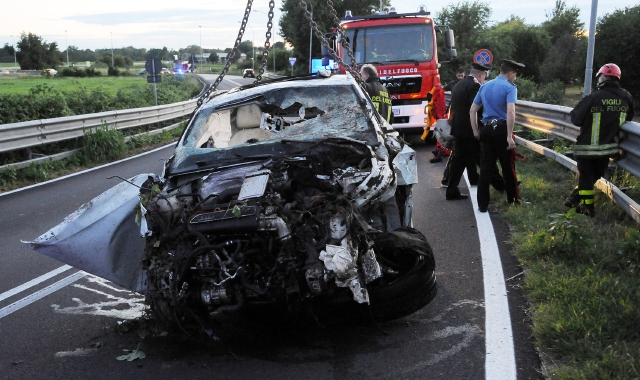 Nell’incidente di Vermezzo sono morte due persone (foto Pubblifoto)