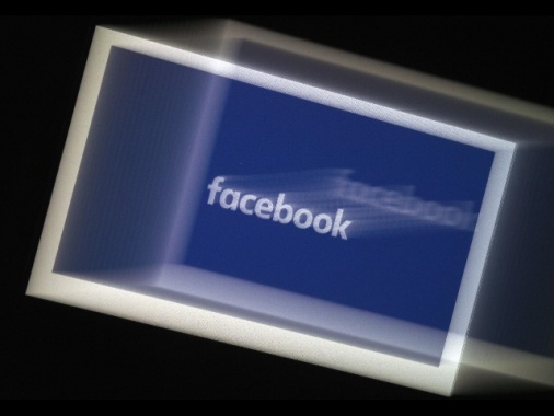 Facebook censura Trump e rimuove spot con simbolo nazi