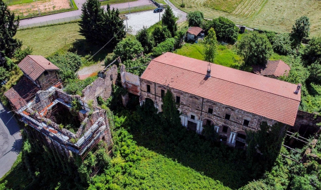 Una vista dall’alto del Castello di Belforte (Blitz)