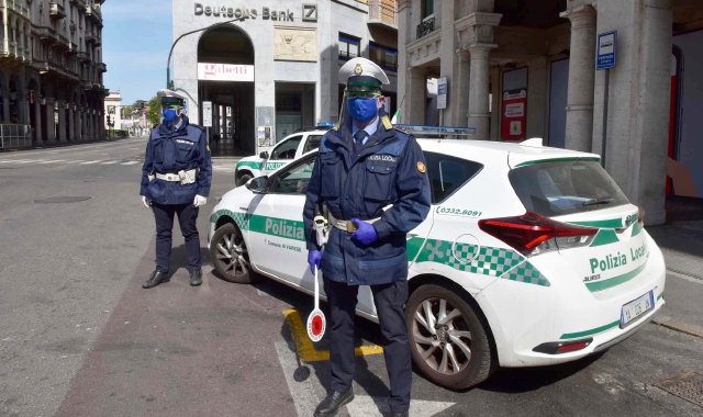 Varese polizia locale (foto Blitz)