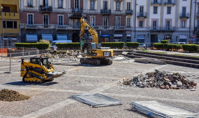Ruspe in azione in piazza Repubblica (Blitz)