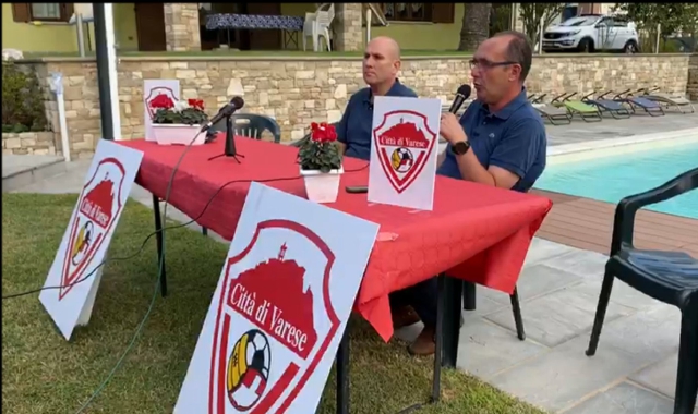 Il presidente Stefano Amirante e il vice Stefano Pertile. Nell’altra foto tutti i quadri dirigenziali della società biancorossa (Blitz)