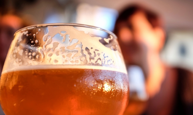 Ore 19: stop all’alcol ai minorenni