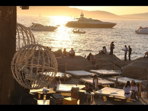 Coronavirus: chiude anche Phi Beach in Costa Smeralda