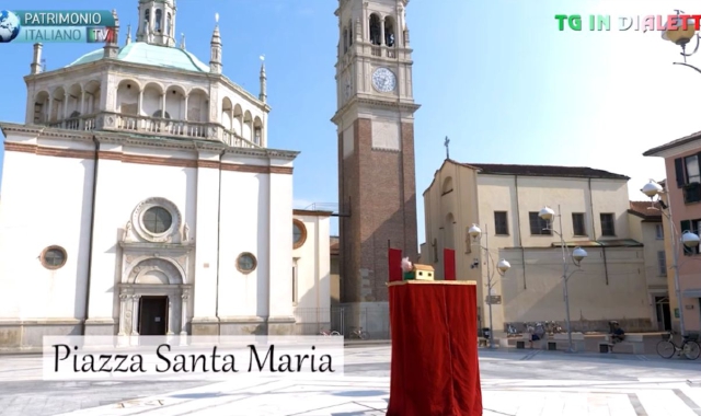 Un frame del video “TG in dialetto” ambientato in piazza Santa Maria a Busto Arsizio