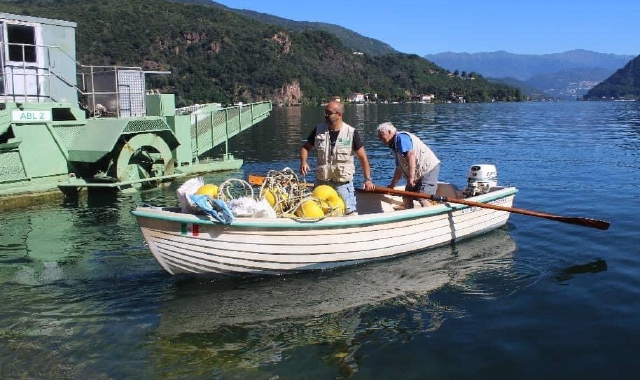 Sul Ceresio polemica tra pescatori professionisti e dilettanti a causa dell’impiego delle reti (Archivio)