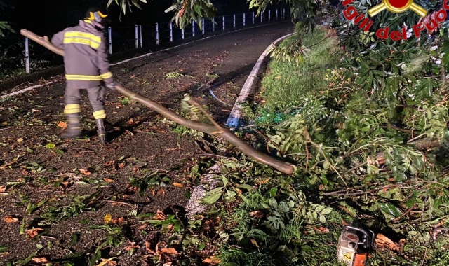 Raffiche di vento e diluvio, evacuati e un disperso 4