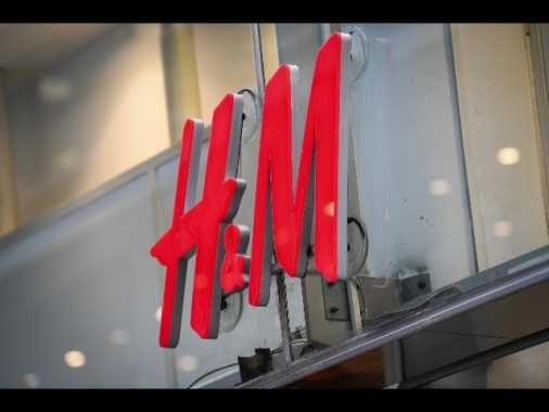 Germania: 'spiò dipendenti', H&M deve pagare 35 mln