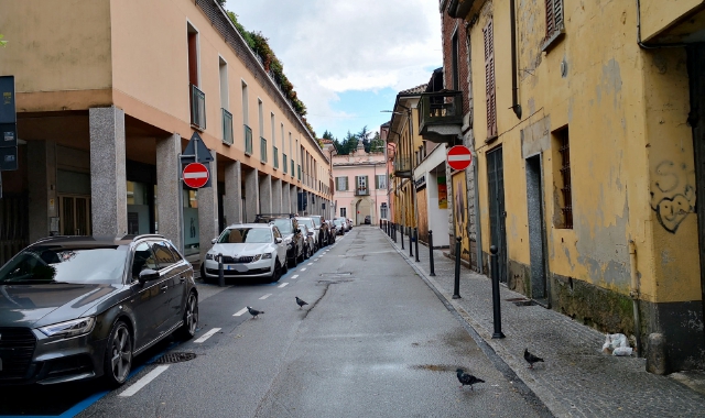 Via Robbioni, auto addio