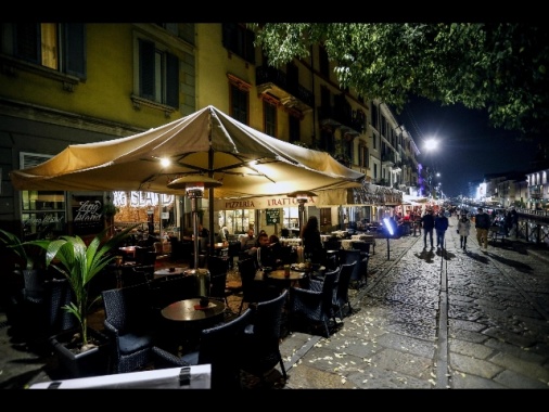Covid: Lombardia, bar-ristoranti chiusi alle 24
