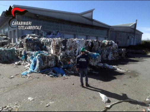 Rifiuti: discariche abusive al Nord, arresti del Noe