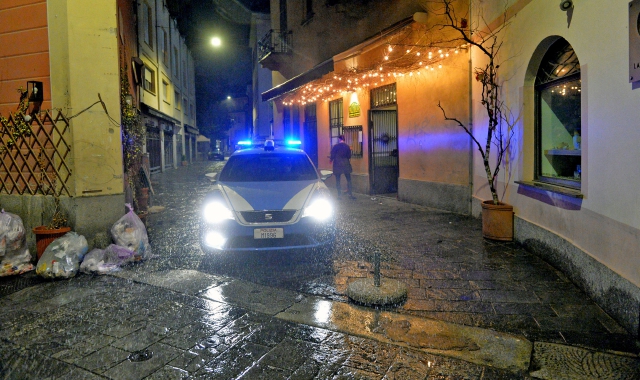 Una «pantera» della polizia di Varese (Foto Archivo)