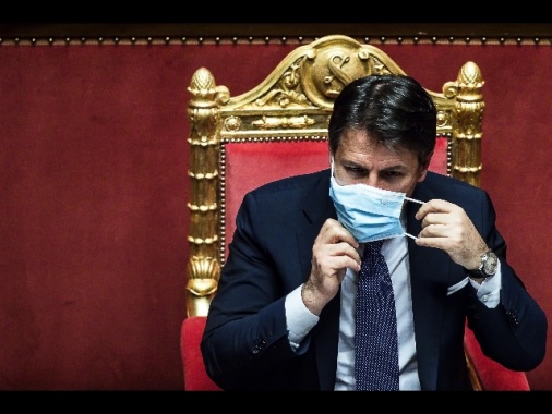 Covid, Conte ha firmato il nuovo dpcm