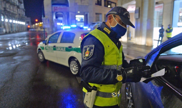 Da domani tornerà l’uso dell’autocertificazione (Foto Archivio)