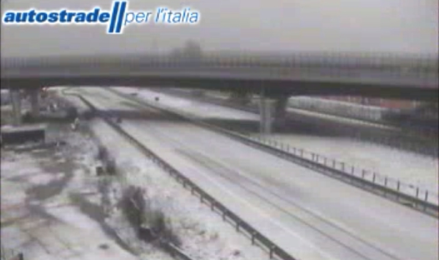 L’A8 deserta sulla carreggiata Nord (Autostrade per l’Italia)