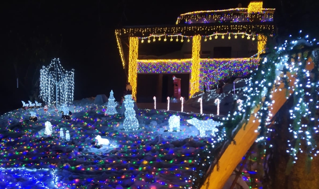 Lo spettacolo luminoso della villa di Cunardo 