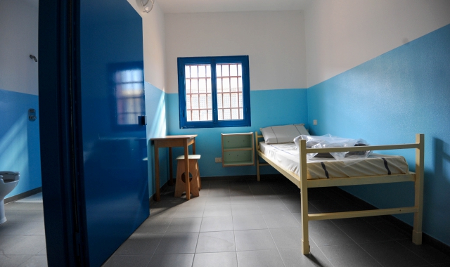 La denuncia di un detenuto all’interno del carcere di Busto Arsizio (Foto Archivio)