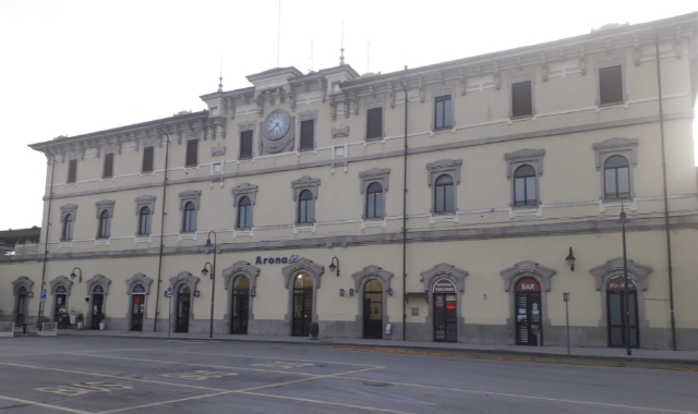 La stazione di Arona (foto Archivio)