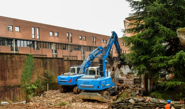 I lavori all’interno dell’ex caserma Garibaldi (Blitz)