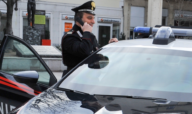 I carabinieri hanno arrestato il marito violento (foto Archivio)