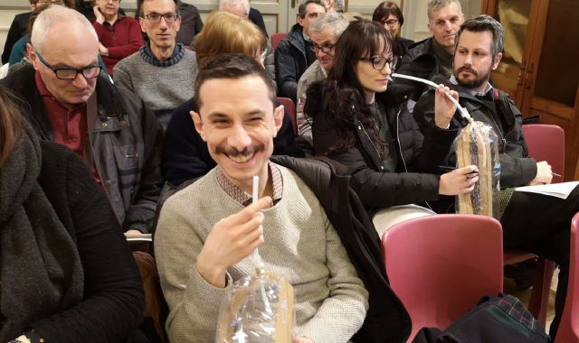 Annusatori di puzze cercansi a Olgiate Olona (foto Blitz)