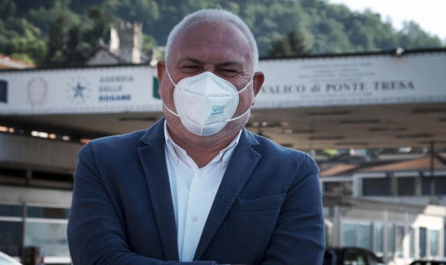 Il sindaco di Lavena Ponte Tresa Massimo Mastromarino, anche presidente dell’Associazione Comuni Italiani di Frontiera