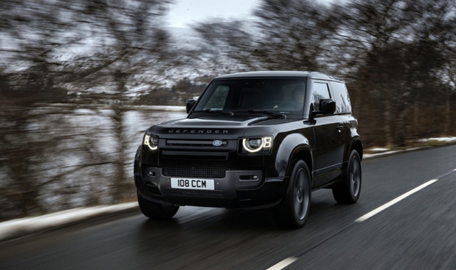 Land Rover Defender, da quest’anno anche una nuova versione V8 da 525 cavalli