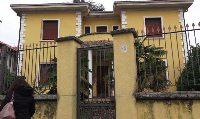 La casa sequestrata alla mafia a San Vittore Olona (Foto Pubblifoto)