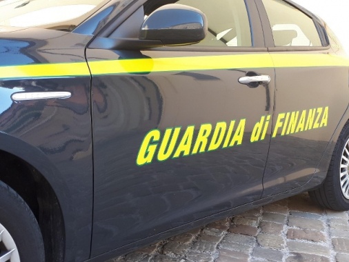 Sospetta violazione embargo Iran, perquisita azienda cinese