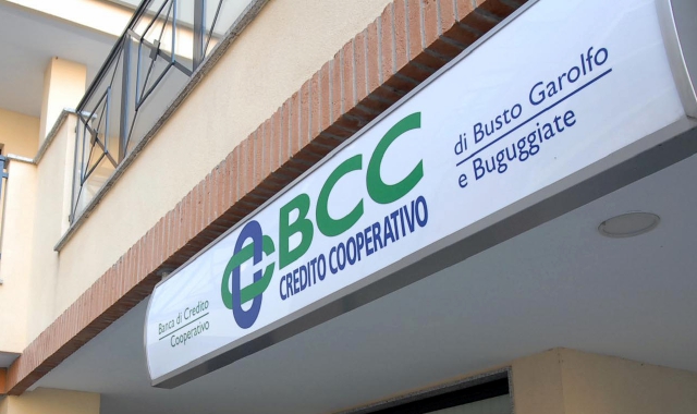 La filiale di Castellanza della Bcc di Busto Garolfo e Buguggiate che conferma il suo trend positivo (foto Blitz)