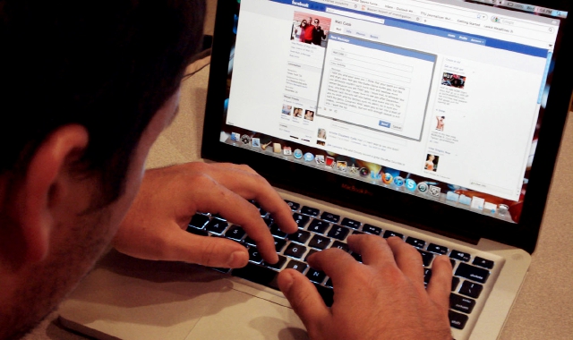 Internet, strumento ormai indispensabile (Foto Archivio)