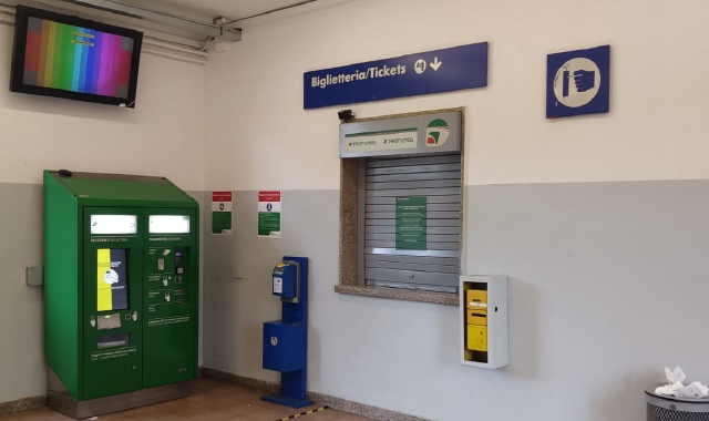 Via le biglietterie dalle stazioni