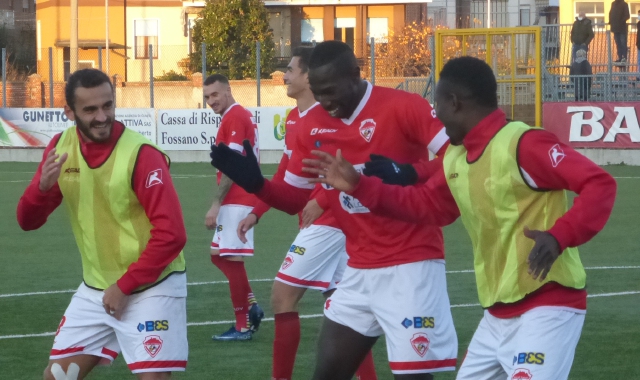 Covid, niente derby a Masnago