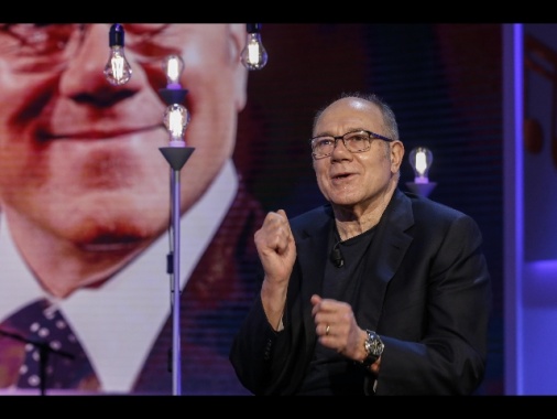 Vita da Carlo, Verdone racconta la sua tragicommedia