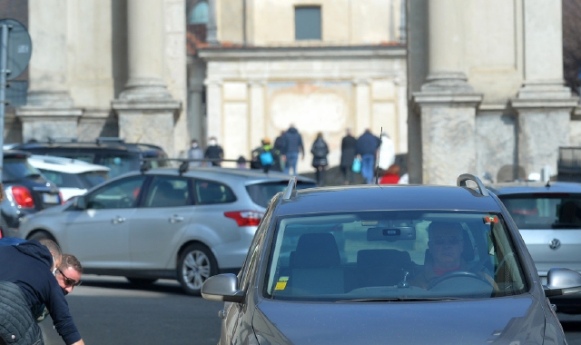 Traffico e intasamento sulle strade del Sacro Monte (Blitz)