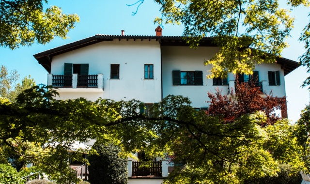 Calicantus: La Casa di Riposo immersa nel verde  a Marchirolo 1