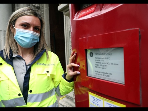 Poste: cassetta postale diventa smart, a Milano le prime