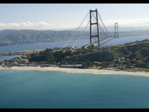 Ponte Stretto: gruppo di lavoro Mims dà ok, dubbi su tunnel