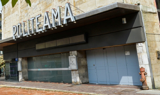 Lo storico cinema-teatro Politeama in piazza XX Settembre(foto Archivio)