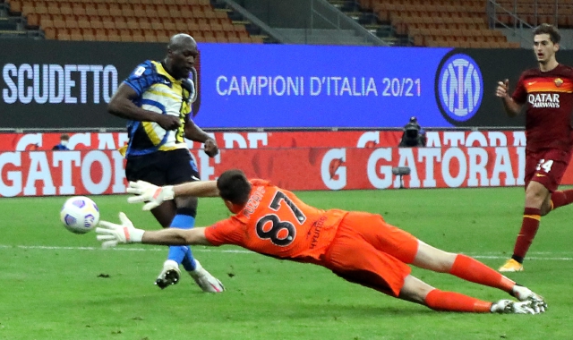 Romelu Lukaku realizza il gol del 3-1 in Inter-Roma (Ansa)