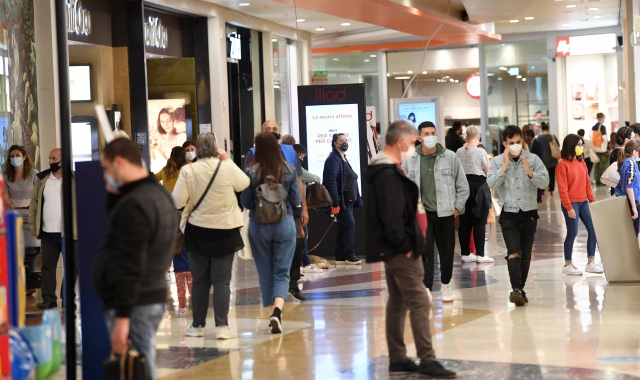 Centri commerciali aperti anche nei fine settimana da sabato 22 maggio (foto Redazione)