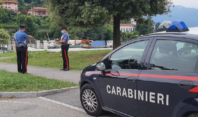I carabinieri di Laveno (foto Archivio)