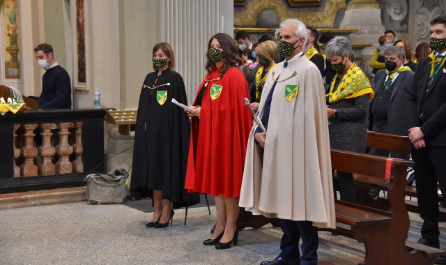 L’investitura a San Ambrogio (Pubblifoto)