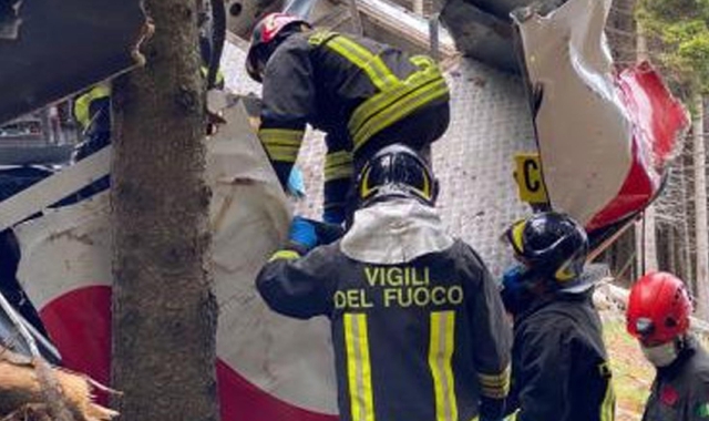 I soccorsi nella cabina precipitata sul Mottarone (Archivio)