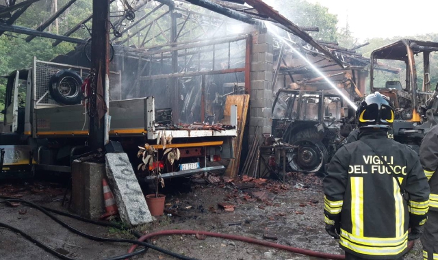 Le operazioni dei vigili del fuoco a Sesto