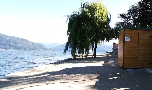 La Provincia di Varese ha negato l’autorizzazione paesaggistica per la riqualificazione della spiaggia del Lido di Porto Valtravaglia (foto Redazione)